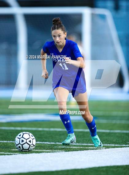 Thumbnail 3 in Bishop Grimes vs Oswego photogallery.
