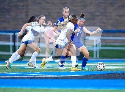 Thumbnail 3 in Bishop Grimes vs Oswego photogallery.