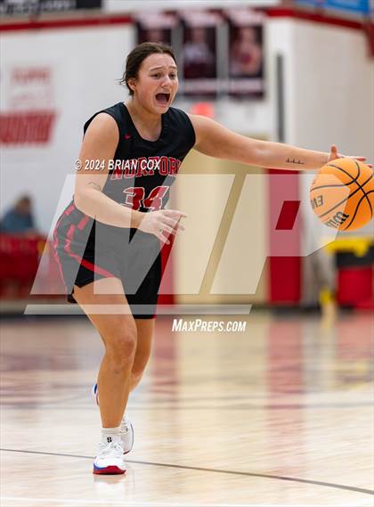 Thumbnail 1 in Norfork vs Yellville-Summit (Arvest Tournament) photogallery.