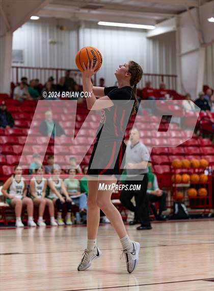 Thumbnail 3 in Norfork vs Yellville-Summit (Arvest Tournament) photogallery.