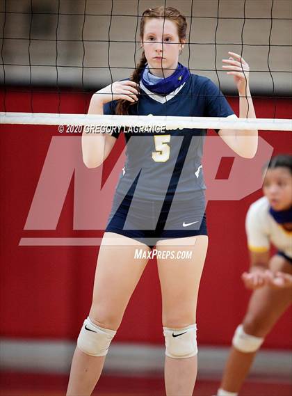 Thumbnail 1 in JV: Lamar vs Martin photogallery.