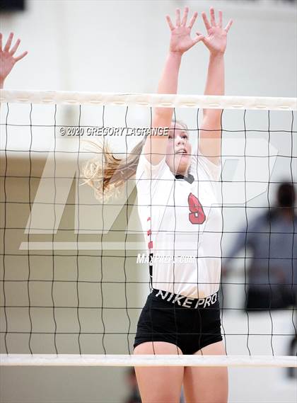 Thumbnail 1 in JV: Lamar vs Martin photogallery.