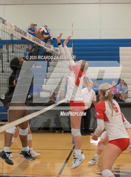 Thumbnail 3 in Katy Taylor vs Bellville (KISD/CFISD Tournament) photogallery.