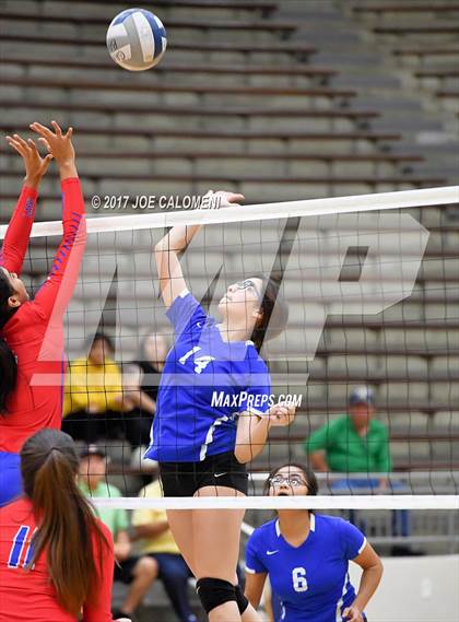 Thumbnail 3 in Jefferson vs Lanier [Sidney] photogallery.
