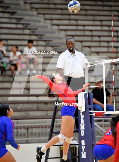 Thumbnail 2 in Jefferson vs Lanier [Sidney] photogallery.