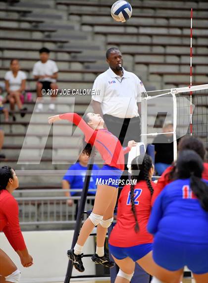 Thumbnail 1 in Jefferson vs Lanier [Sidney] photogallery.