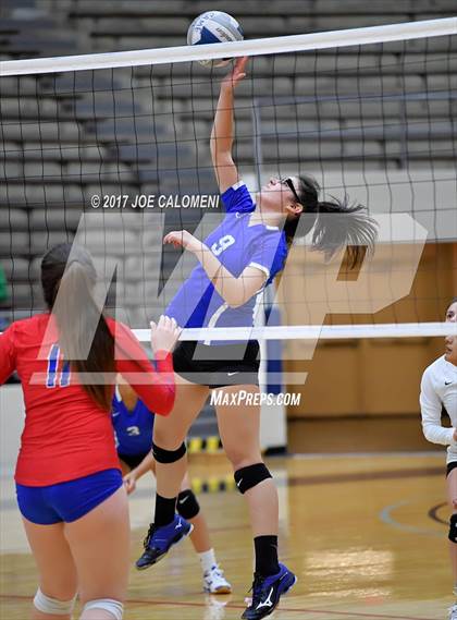 Thumbnail 3 in Jefferson vs Lanier [Sidney] photogallery.