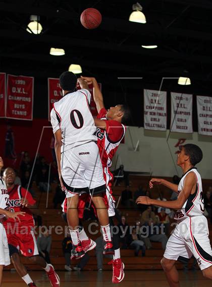 Thumbnail 3 in King [Dr. Martin Luther] vs Palm Springs (MaxPreps Holiday Classic) photogallery.