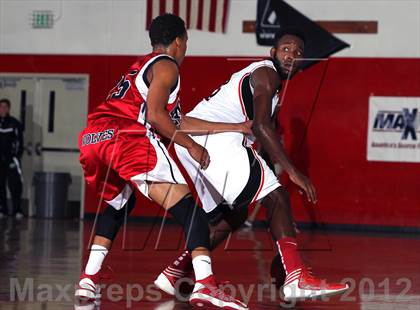 Thumbnail 2 in King [Dr. Martin Luther] vs Palm Springs (MaxPreps Holiday Classic) photogallery.