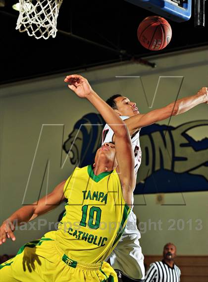 Thumbnail 1 in American Fork vs. Tampa Catholic (MaxPreps Holiday Classic) photogallery.