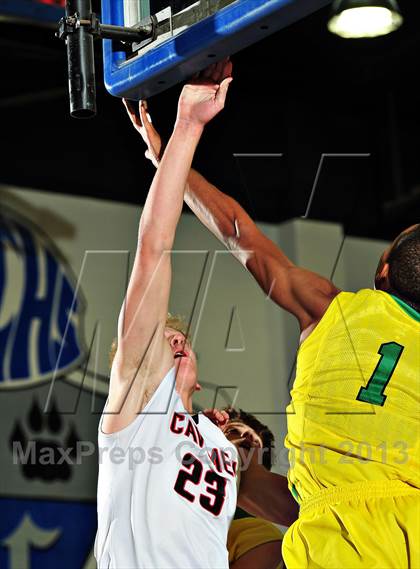 Thumbnail 1 in American Fork vs. Tampa Catholic (MaxPreps Holiday Classic) photogallery.