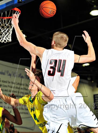 Thumbnail 3 in American Fork vs. Tampa Catholic (MaxPreps Holiday Classic) photogallery.