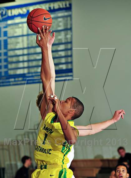 Thumbnail 3 in American Fork vs. Tampa Catholic (MaxPreps Holiday Classic) photogallery.