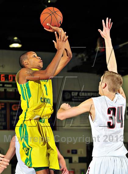 Thumbnail 2 in American Fork vs. Tampa Catholic (MaxPreps Holiday Classic) photogallery.
