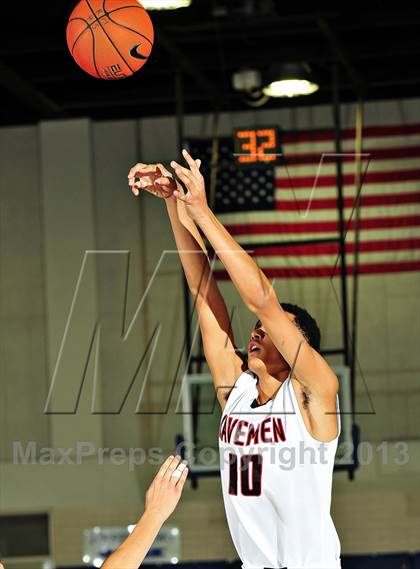 Thumbnail 2 in American Fork vs. Tampa Catholic (MaxPreps Holiday Classic) photogallery.