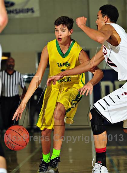Thumbnail 3 in American Fork vs. Tampa Catholic (MaxPreps Holiday Classic) photogallery.