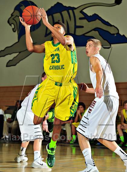 Thumbnail 2 in American Fork vs. Tampa Catholic (MaxPreps Holiday Classic) photogallery.