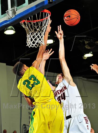 Thumbnail 3 in American Fork vs. Tampa Catholic (MaxPreps Holiday Classic) photogallery.