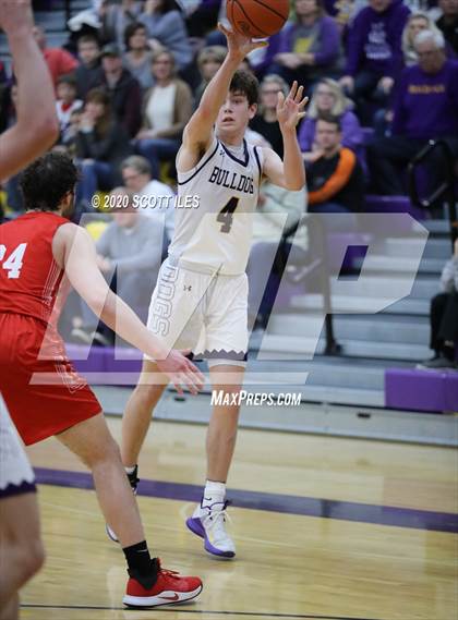 Thumbnail 3 in London vs Bloom Carroll (OHSAA D2 Sectional Final) photogallery.