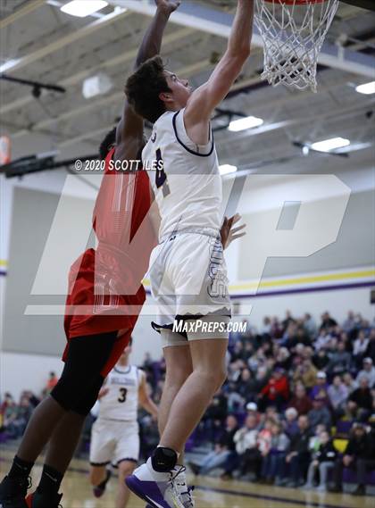 Thumbnail 1 in London vs Bloom Carroll (OHSAA D2 Sectional Final) photogallery.