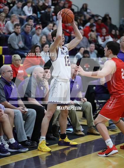 Thumbnail 2 in London vs Bloom Carroll (OHSAA D2 Sectional Final) photogallery.
