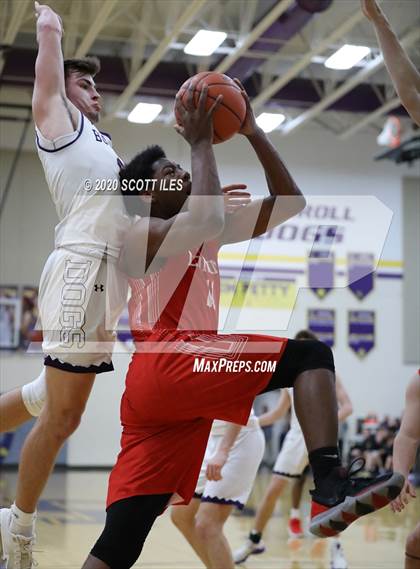 Thumbnail 3 in London vs Bloom Carroll (OHSAA D2 Sectional Final) photogallery.