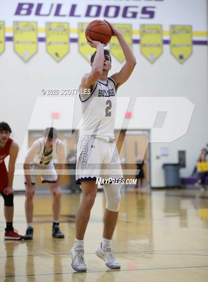 Thumbnail 1 in London vs Bloom Carroll (OHSAA D2 Sectional Final) photogallery.