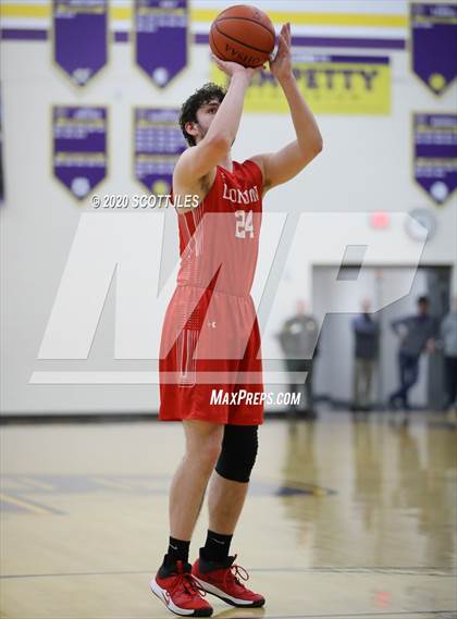Thumbnail 3 in London vs Bloom Carroll (OHSAA D2 Sectional Final) photogallery.