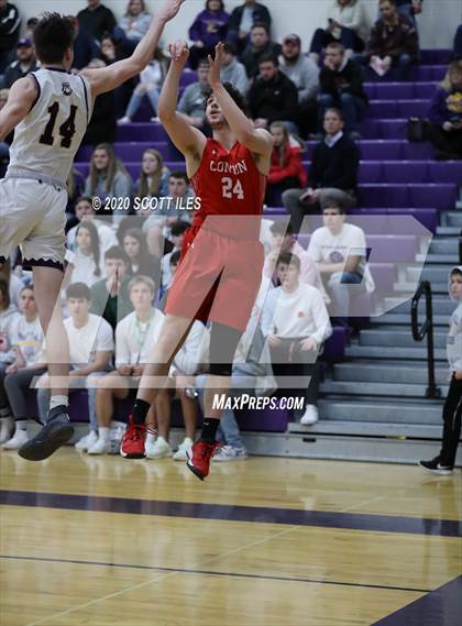 Thumbnail 2 in London vs Bloom Carroll (OHSAA D2 Sectional Final) photogallery.