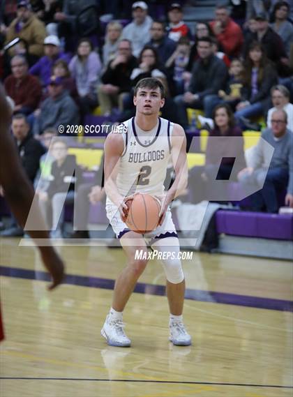 Thumbnail 3 in London vs Bloom Carroll (OHSAA D2 Sectional Final) photogallery.
