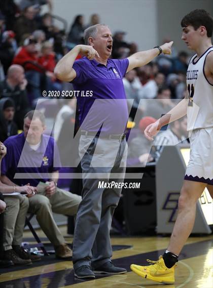 Thumbnail 2 in London vs Bloom Carroll (OHSAA D2 Sectional Final) photogallery.