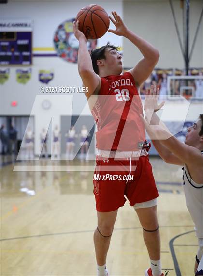 Thumbnail 1 in London vs Bloom Carroll (OHSAA D2 Sectional Final) photogallery.