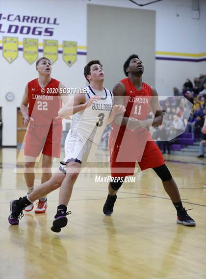 Thumbnail 2 in London vs Bloom Carroll (OHSAA D2 Sectional Final) photogallery.