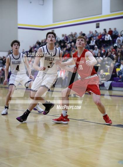 Thumbnail 2 in London vs Bloom Carroll (OHSAA D2 Sectional Final) photogallery.