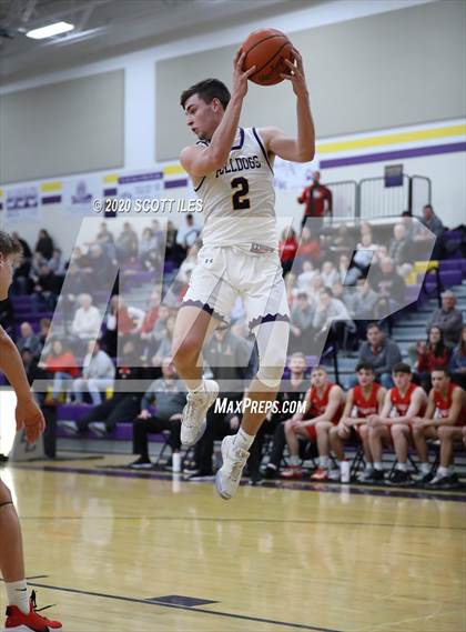 Thumbnail 2 in London vs Bloom Carroll (OHSAA D2 Sectional Final) photogallery.