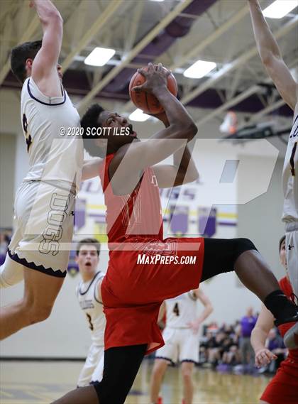 Thumbnail 1 in London vs Bloom Carroll (OHSAA D2 Sectional Final) photogallery.