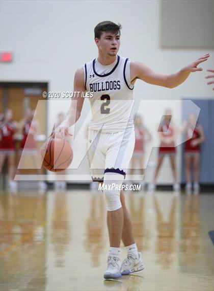 Thumbnail 2 in London vs Bloom Carroll (OHSAA D2 Sectional Final) photogallery.