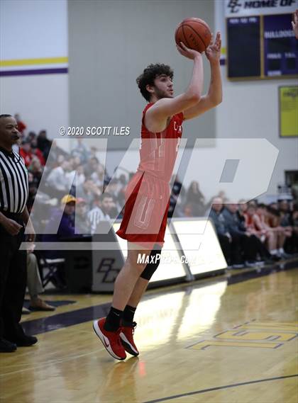 Thumbnail 3 in London vs Bloom Carroll (OHSAA D2 Sectional Final) photogallery.