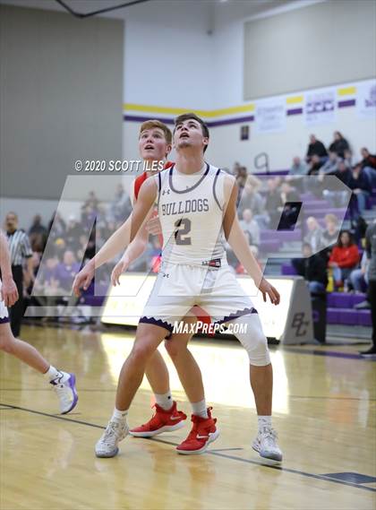 Thumbnail 3 in London vs Bloom Carroll (OHSAA D2 Sectional Final) photogallery.