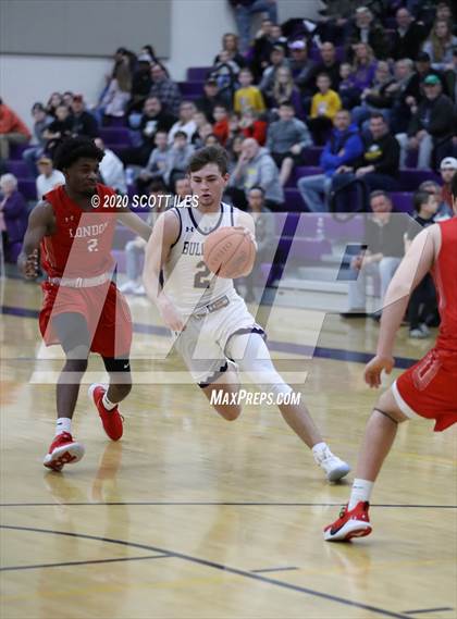 Thumbnail 2 in London vs Bloom Carroll (OHSAA D2 Sectional Final) photogallery.