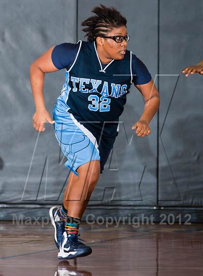 Thumbnail 3 in Sam Rayburn @ Dobie (McDonald's Texas Invitational) photogallery.