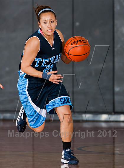 Thumbnail 2 in Sam Rayburn @ Dobie (McDonald's Texas Invitational) photogallery.