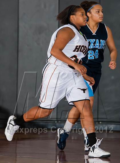 Thumbnail 3 in Sam Rayburn @ Dobie (McDonald's Texas Invitational) photogallery.