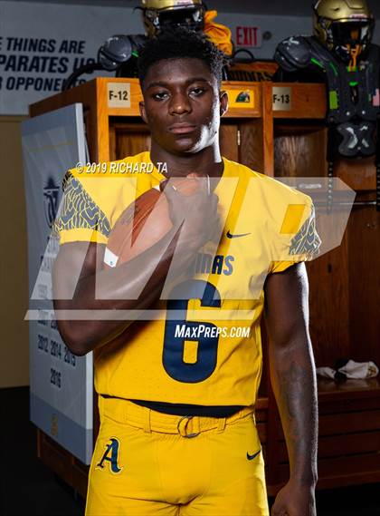 Thumbnail 3 in St. Thomas Aquinas (Preseason Photo Shoot) photogallery.
