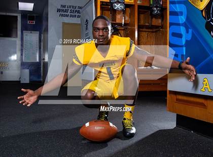 Thumbnail 3 in St. Thomas Aquinas (Preseason Photo Shoot) photogallery.