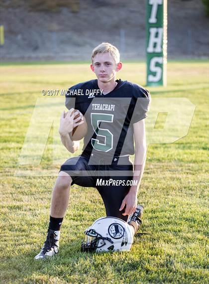 Thumbnail 2 in Tehachapi (Varsity Team & Indvidual) photogallery.