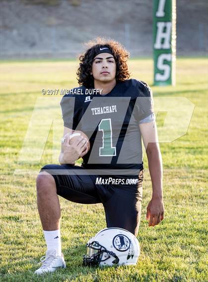 Thumbnail 1 in Tehachapi (Varsity Team & Indvidual) photogallery.