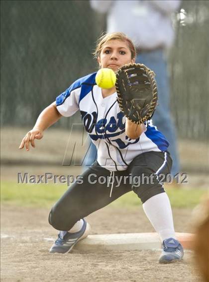 Thumbnail 1 in Hanford West @ Ridgeview (CIF CS D3 Final) photogallery.