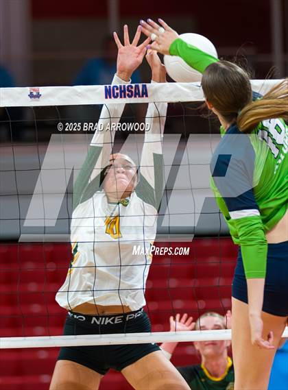 Thumbnail 3 in Green Level vs West Forsyth (NCHSAA 8A Final) photogallery.