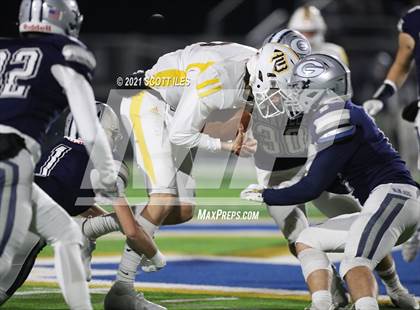 Thumbnail 2 in Western Brown vs. Granville (OHSAA D3 Regional Final) photogallery.